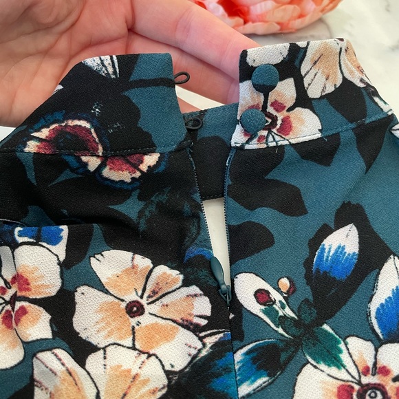 Guess Floral Romper - Picture 6 of 7